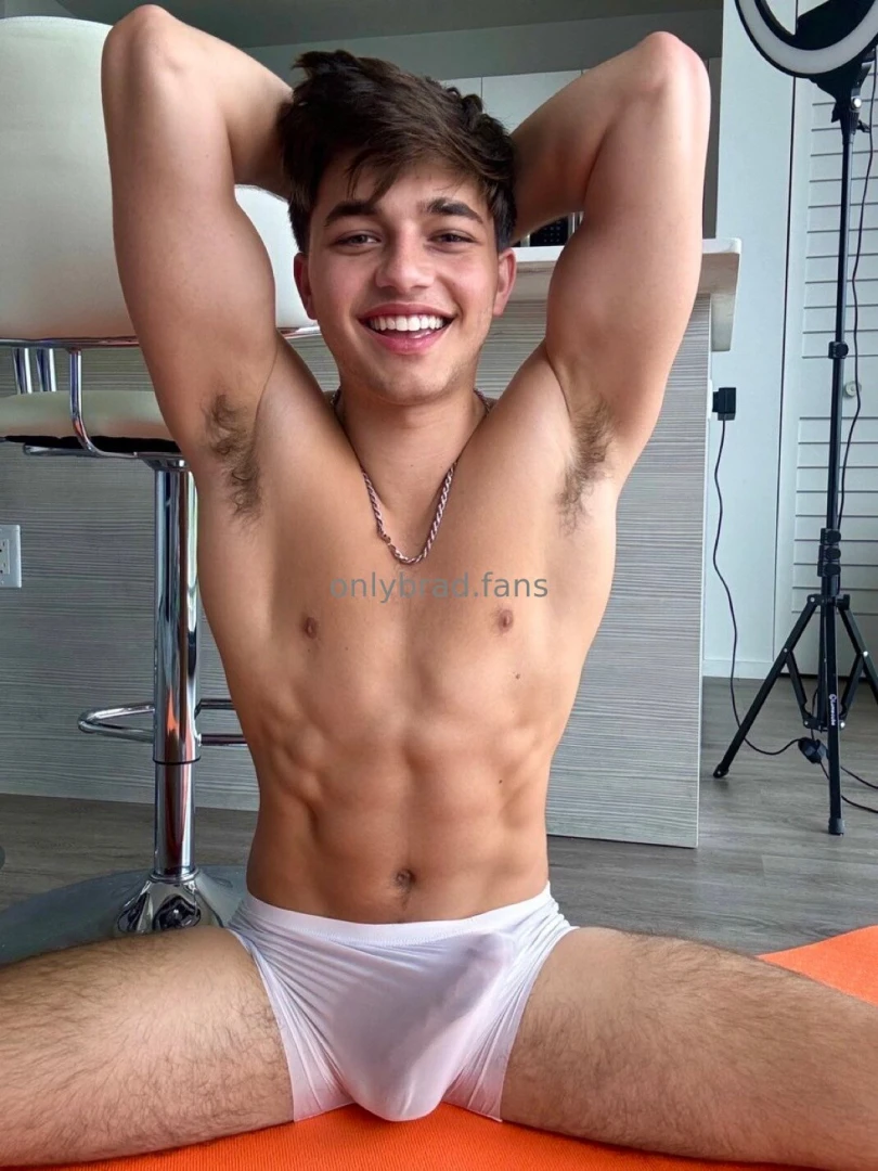 New naked yoga video is out now check your dms and check onlybrad fans 