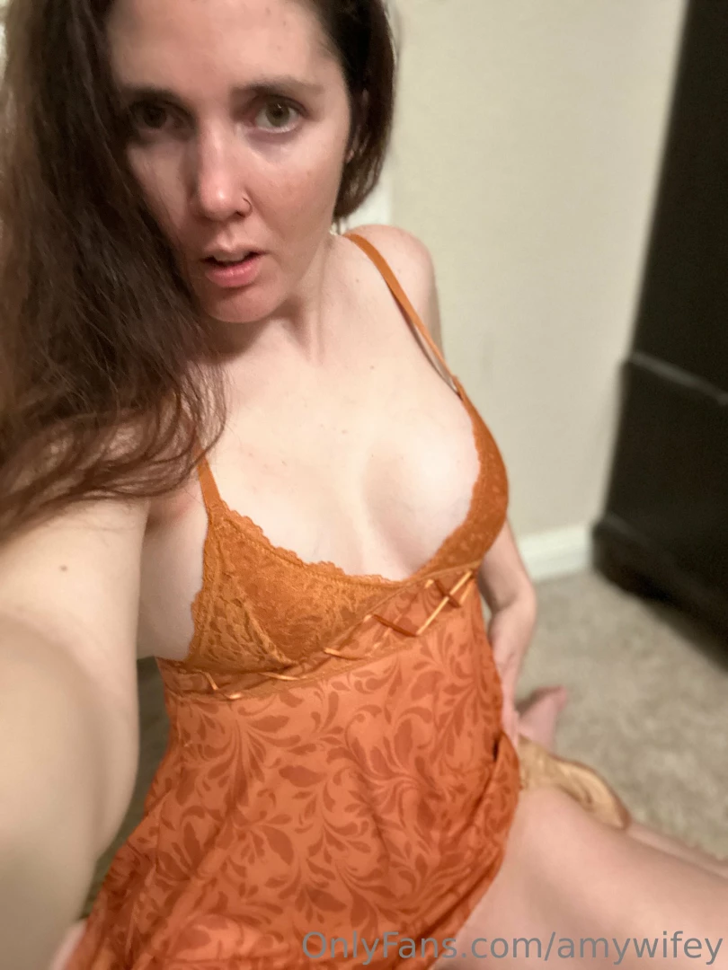 Hey babe i m online and i m horny as fuck cum and chat with me let s 