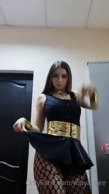 Do you like my twerk i love shaking my butt for you need your likes 