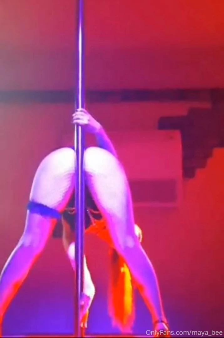 My ass looks so sexy in these tights and how hot you can fuck through part 1 