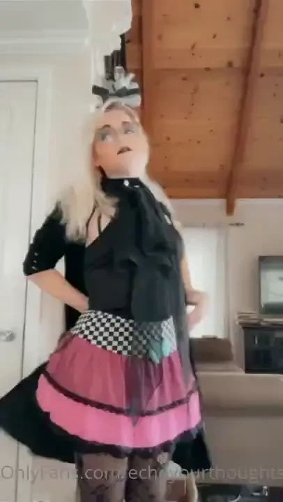 My favorite time of year i love halloween swipe for boooobies 