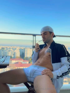 Let s do it on the balcony