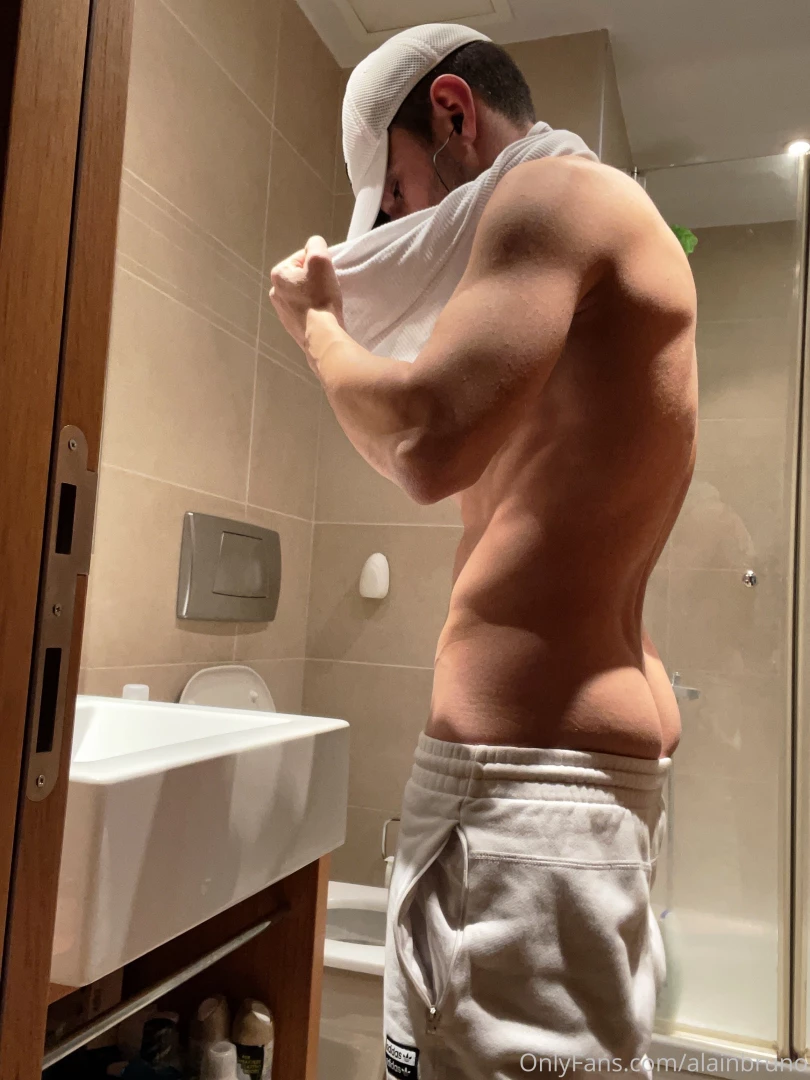 My tank top is stuck i need some help 