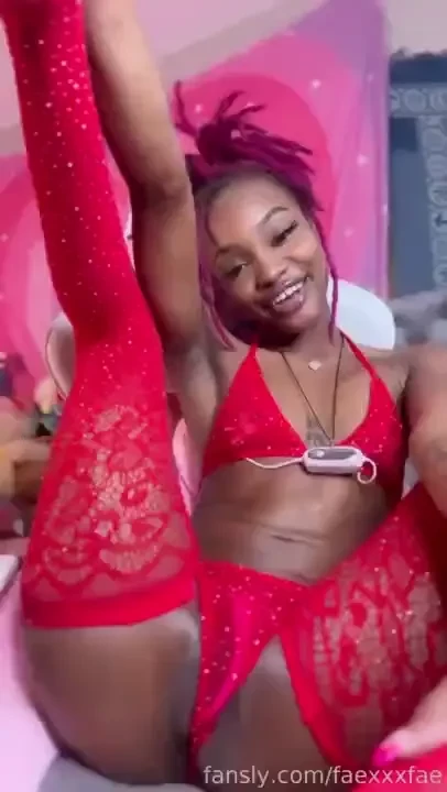 I m live right now on fansly com live yesimcheta come fuck me baby 