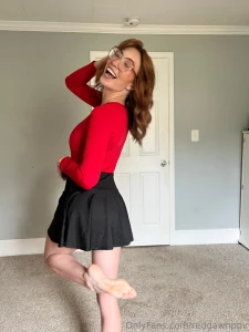 Lady in red part 466