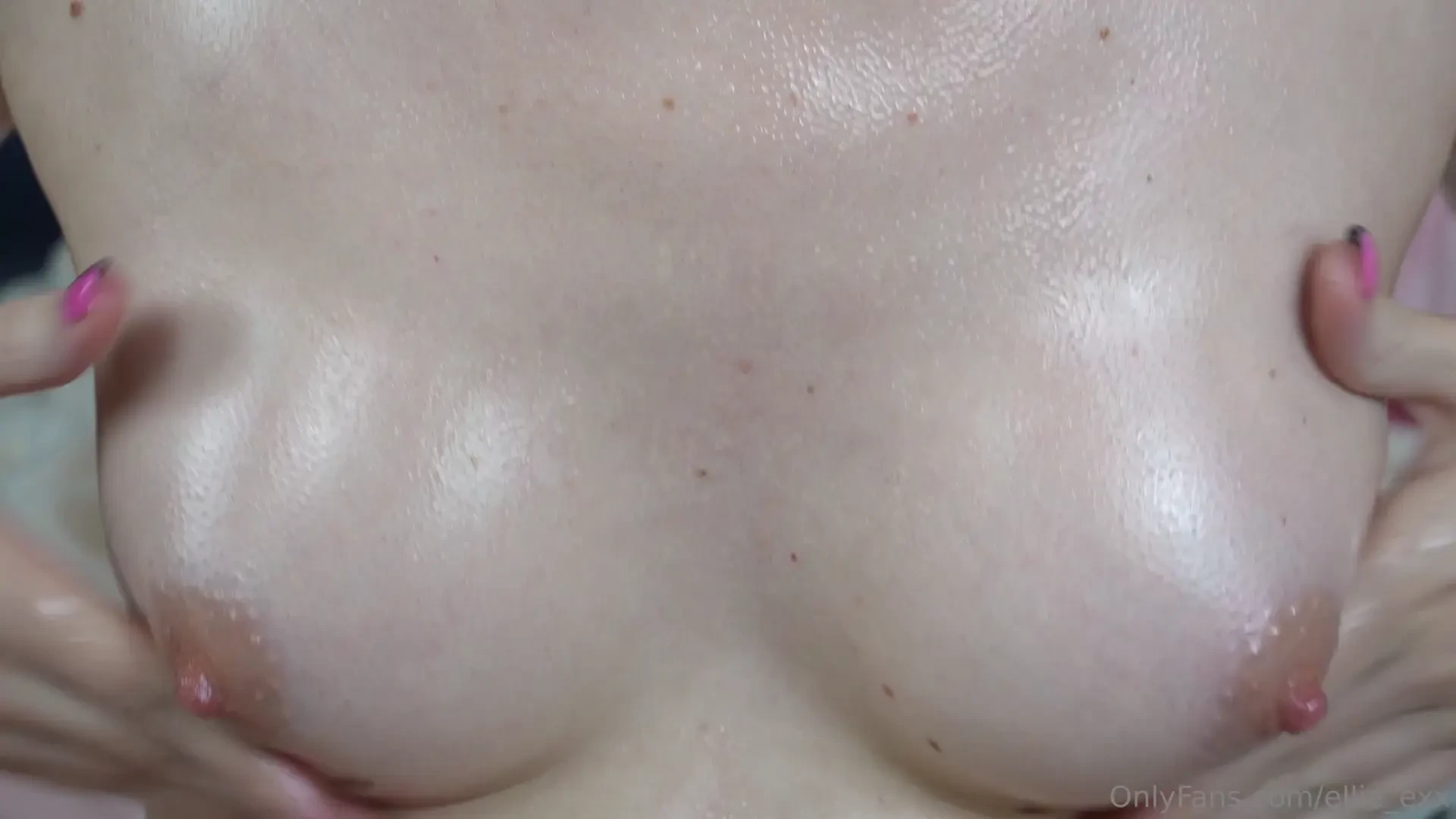 Up close and oiled boobs bouncing and rubbing just for the titty part 1 