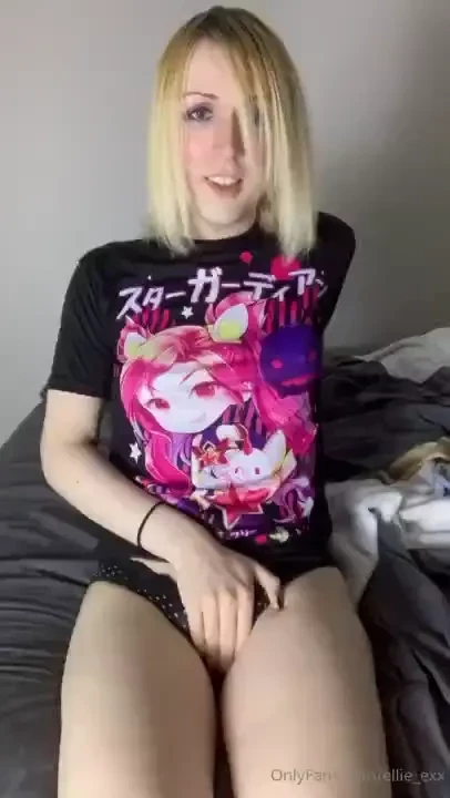 I love frotting with my wand hehe it feels sooo good with it vibrating 