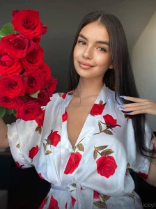 Free subscription real beauty aliceyl is a true queen of home content part 359