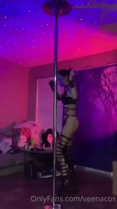 I was practicing pole dancing today and i have no idea how i m gonna part 1 