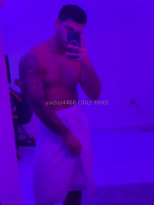 Alone in my house and i m horny solo en casa y estoy bellaco 