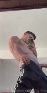 Esta jugueton he wants to play