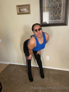 Hey baby wanna come play with me