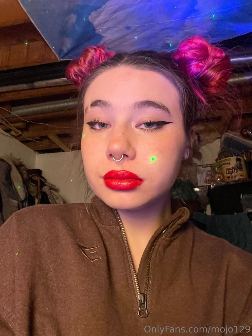 Liking this new lipstick 