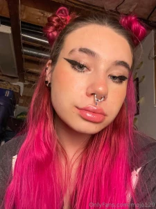 Lips like candy hair like a dream