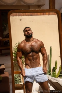 Even my mirror knows i m trouble