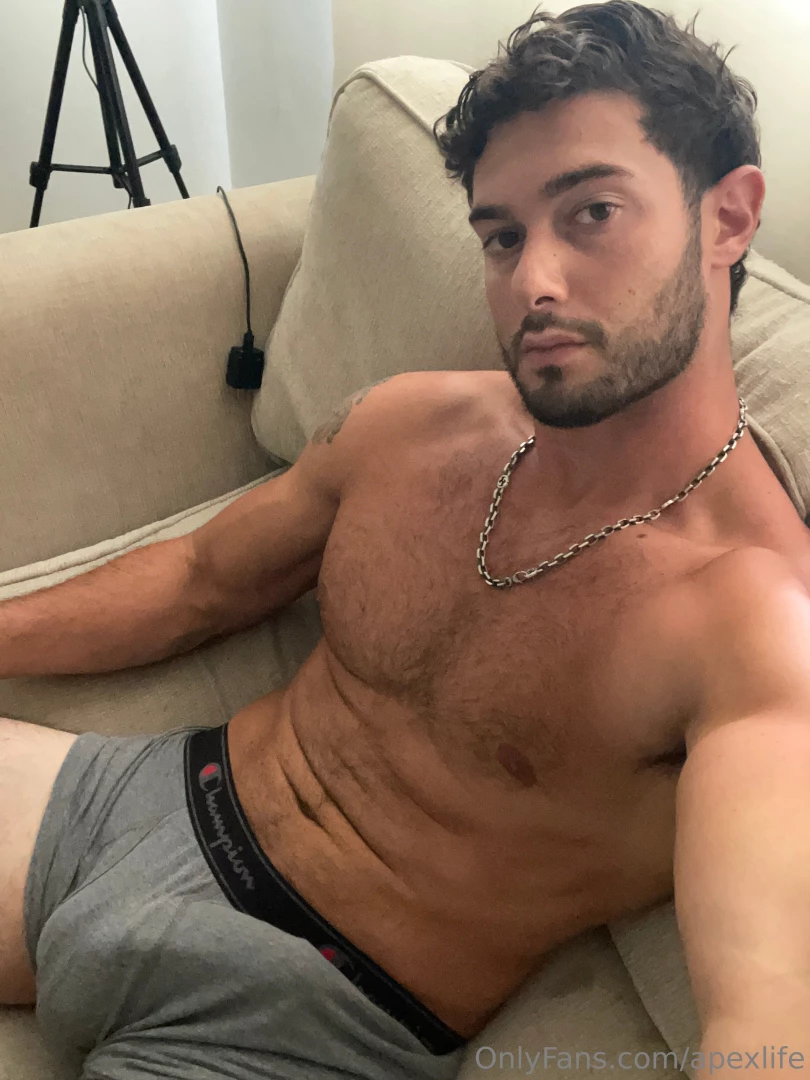 Say hi if you wanna chill with daddy 