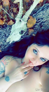 Free content post coming tomorrow a woodland photoshoot between two part 8