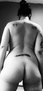 I love playing with black amp white mediums the body makes for such an part 3