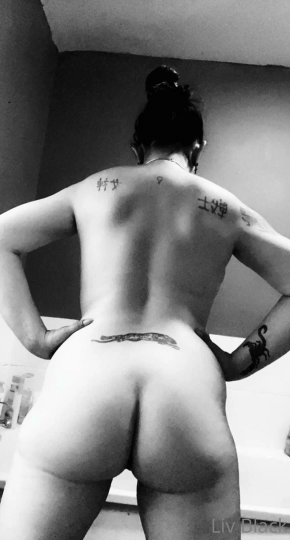 I love playing with black amp white mediums the body makes for such an part 11 