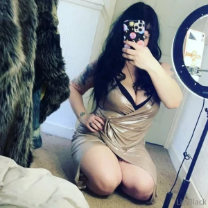 I love playing dressup and as always here s a lil free content do i part 2