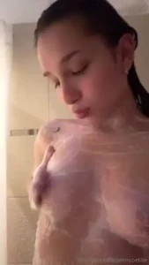 Anybody here like to lick nipples