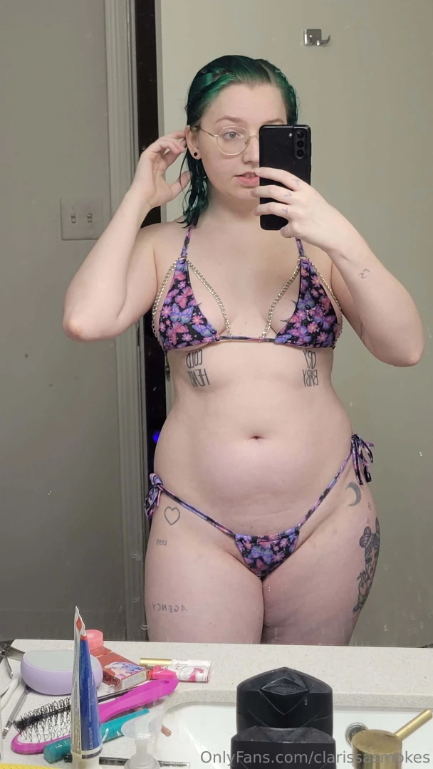 I got a bunch of new outfits for the new club i m dancing at hmu with 