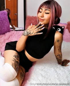 Pixiepippin the inked beauty who s part dancer part gamer and 100 your part 1