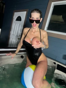 Swipe for hot milf tits