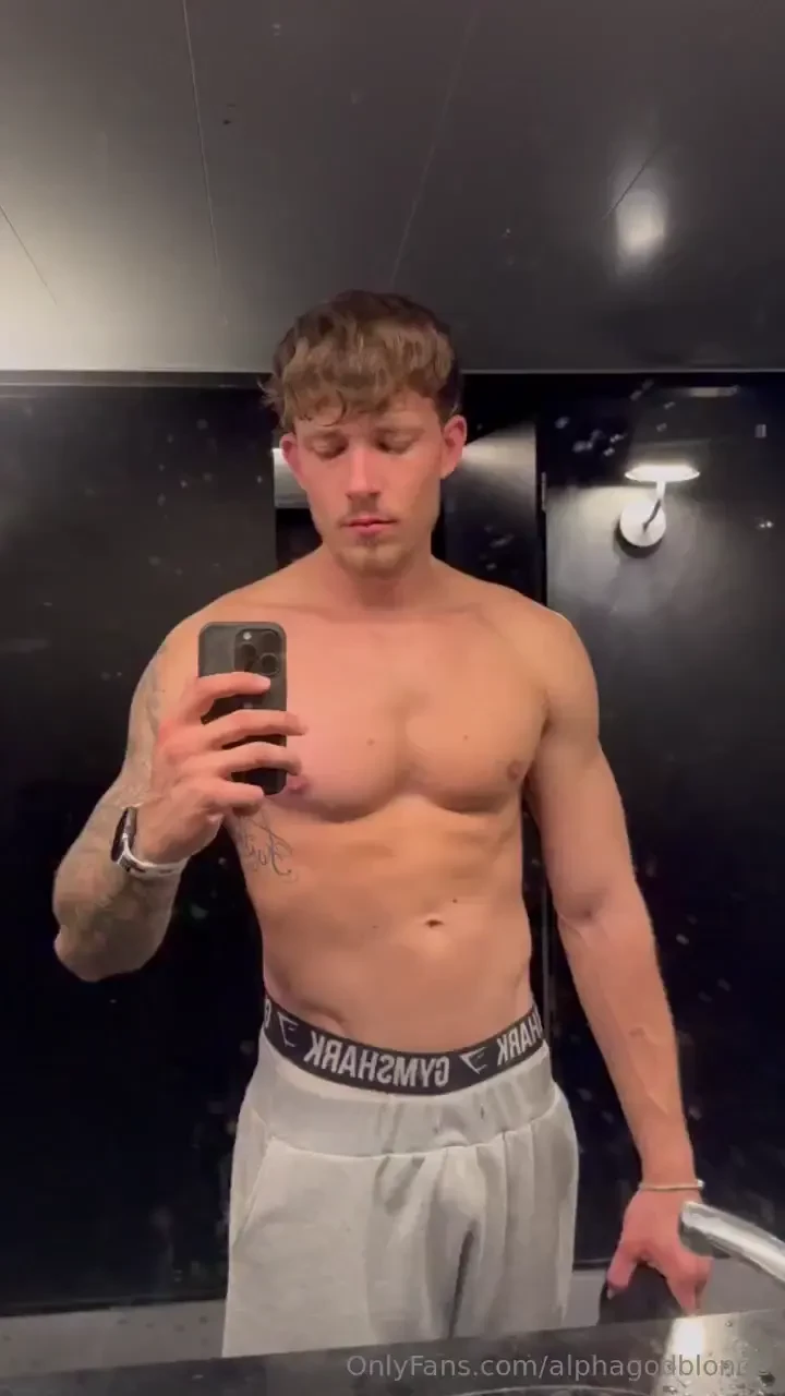 Start worshiping me boy 