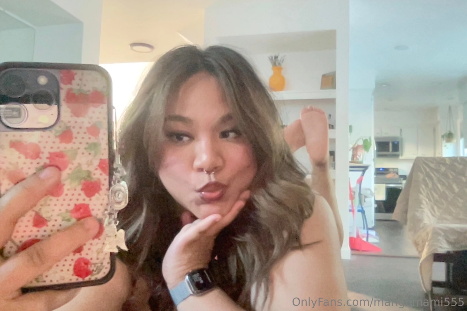 Im back with the macbook pics do you like them 