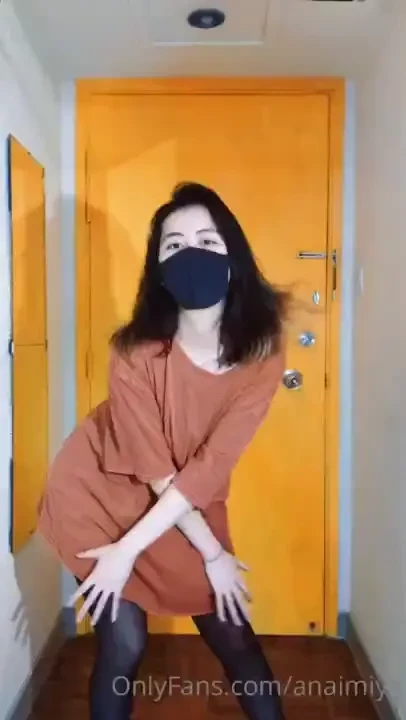 Why do girls always wear boyfriend t-shirts tip if you wanna a naughty 