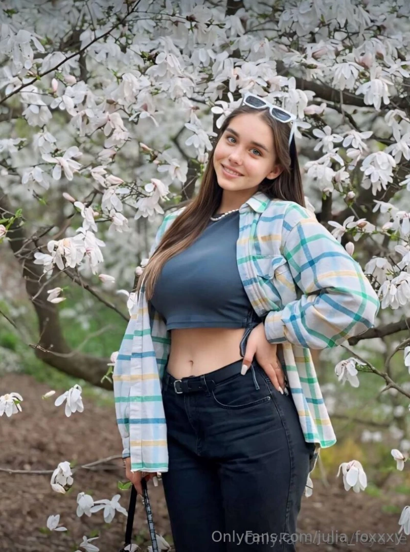 Fresh college cutie leya_le wants to show daddy how wet she is this part 12 