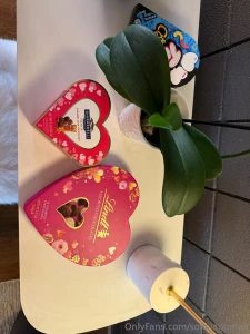 Us waiting in your dms like sophiemudd part 1