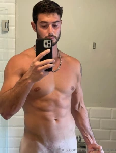 Be honest you re not tired seeing this pics on my socials like all my