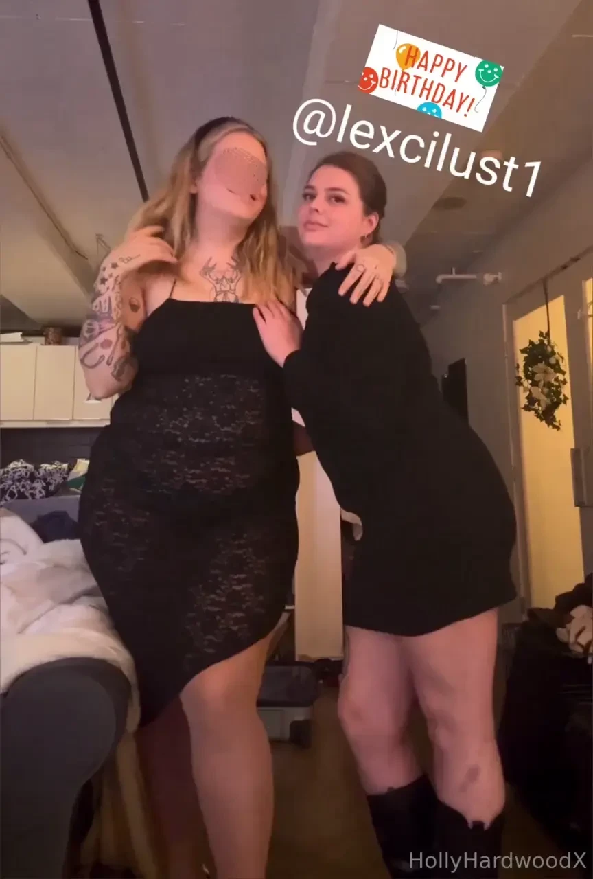 Fucking my bestie for her birthday you know the best gift is a huge 