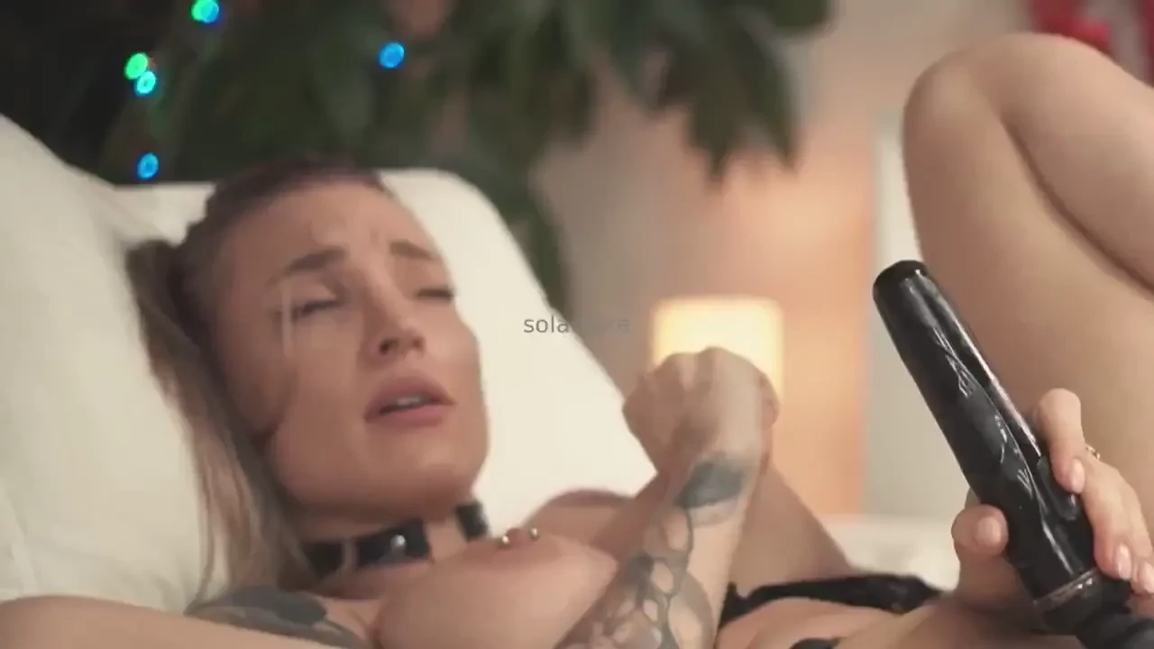 My fuck machine is stretching both my holes wide open these toys arent 