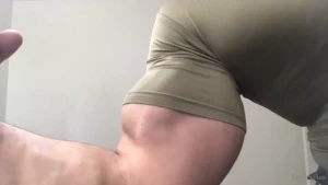 Ripped muscle worship fetish