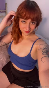 Give me a tip and i ll show you how naughty i am