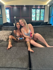 Cause girls just wanna have fun duhhh