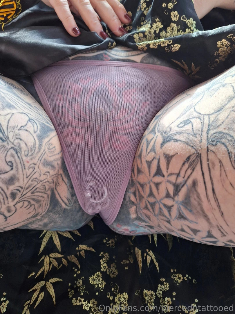 Just a dozen shots of my pussy full of heavy rings this was what i part 10 