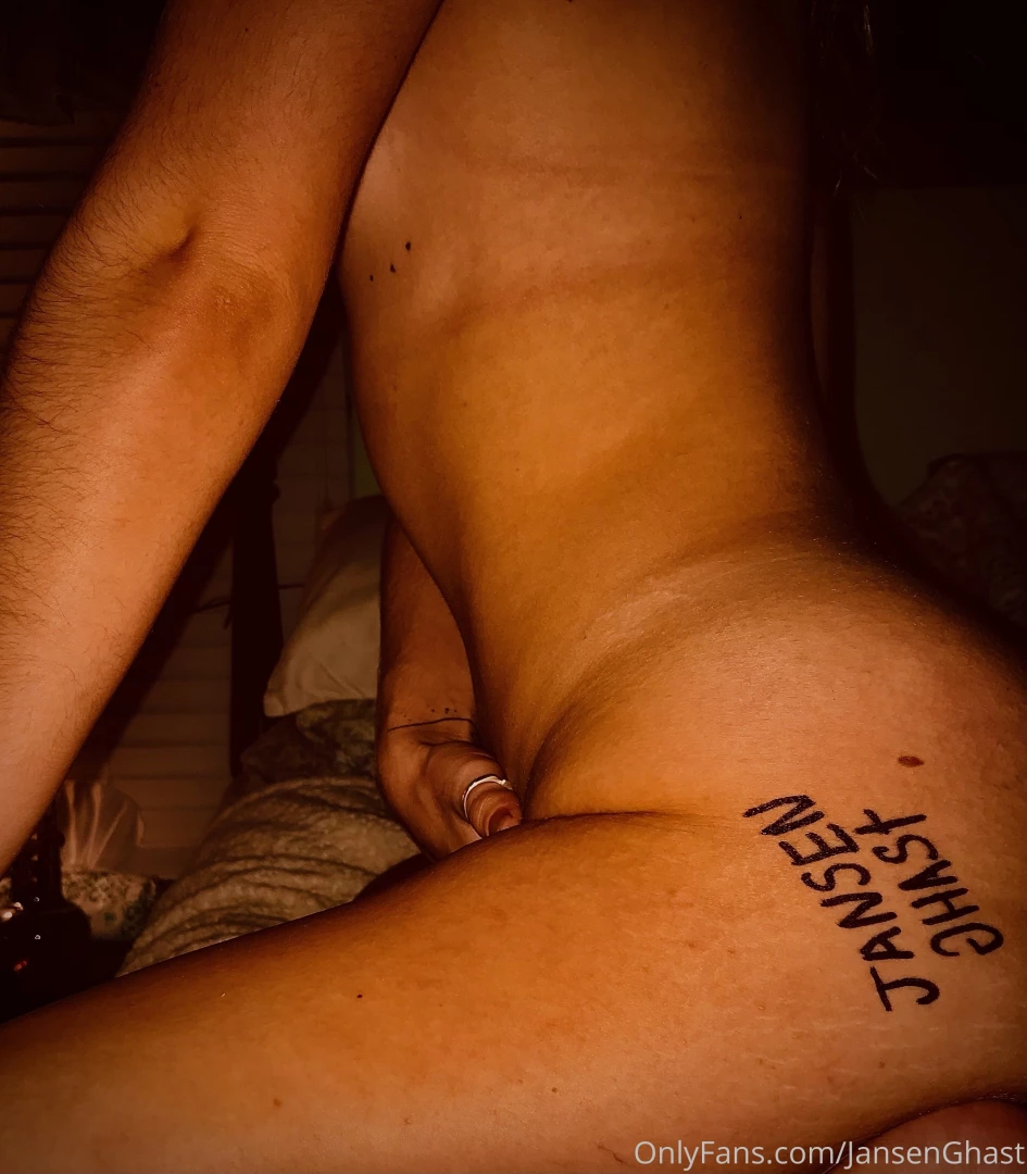 My new friend sent me some pictures on snap what do you think i m part 1 