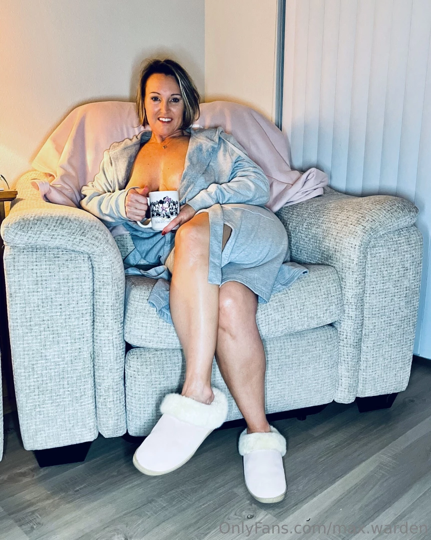 Sexy sultry saturday caught her in the act sexy saturday coffee 