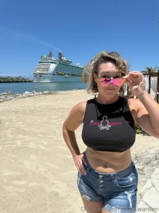 Hot milf monday tipple dose of this hot sexy milf mom mrs cora cox