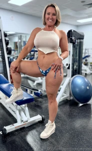 Fit n frisky friday the hot sexy milf mom mrs cora cox getting sweaty