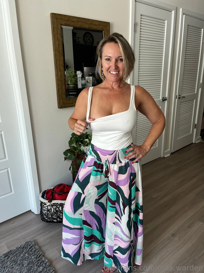 Hoootttt milf monday the hot and always sexy milfy mrs cora cox 