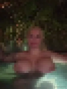 Being naked in the water turns me on so much