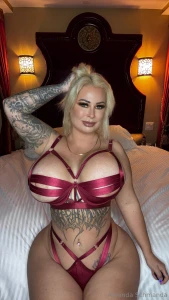 Drop a 10 tip for a boyfriend bundle