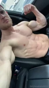 Daddy s just finished up in the gym busy afternoon ahead so it s lunch