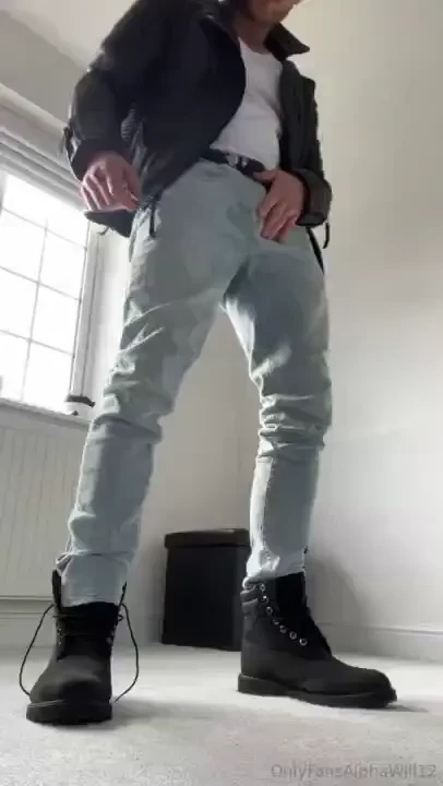 You re an addict a pathetic useless little cock addict but you re 