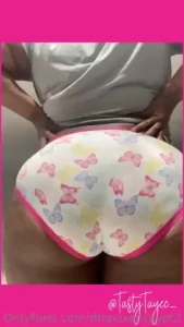 Full panties look good on this i be at work bored sometimes excuse me